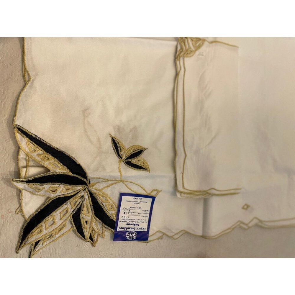Sam Hedaya Tablecloth 6 Napkins BLACK DRESS Embroidered Appliqué 52” X 70”